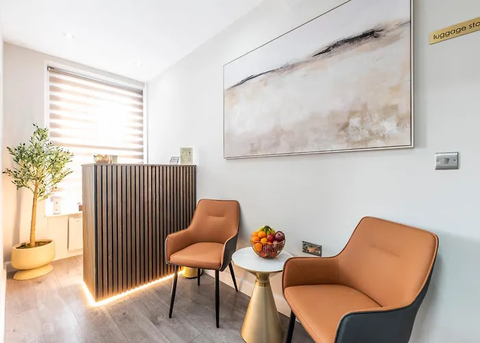 Marina Hotel London